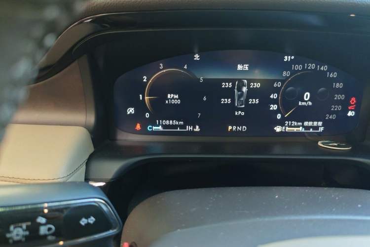 Used Lincoln Aviator 2020 3.0T V6 Four-Wheel Drive Premium Edition Odometer Close Up