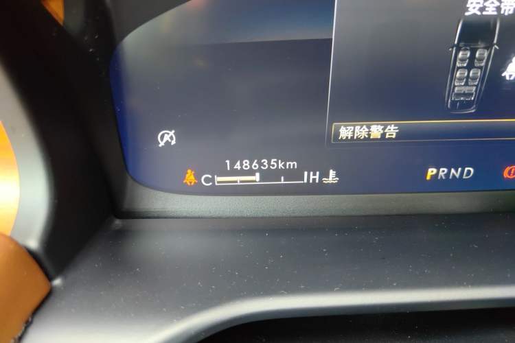 Used Lincoln Aviator 2020 3.0T V6 All-Wheel Drive Executive Version Odometer Close Up