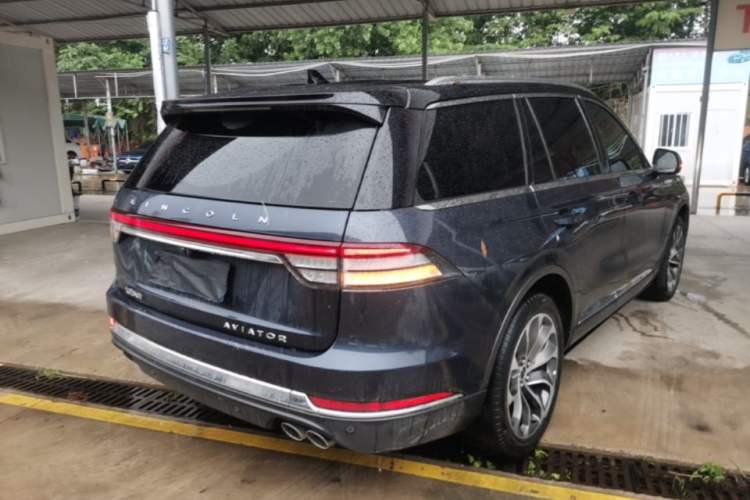 Used Lincoln Aviator 2020 3.0T V6 All-Wheel Drive Executive Version Rear Right 45 Deg