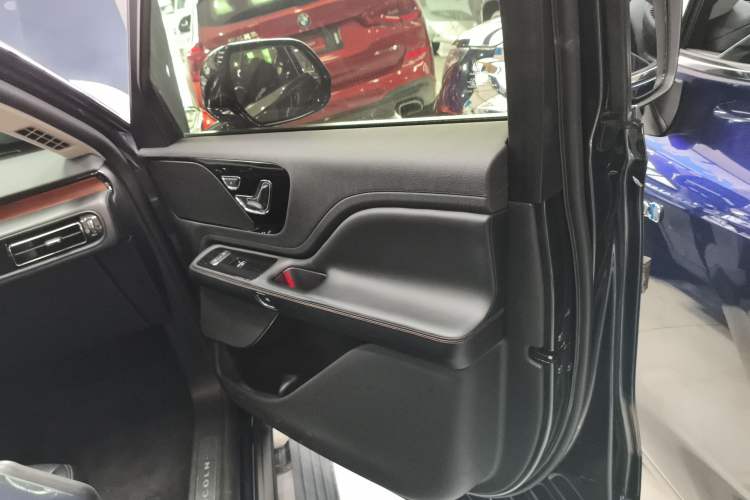 Used Lincoln Aviator 2020 3.0T V6 Four-Wheel Drive Premium Edition Right Front Door Interior