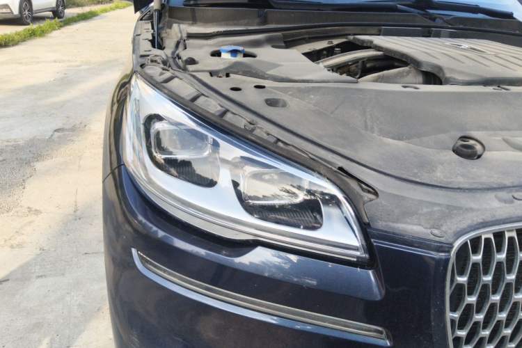 Used Lincoln Aviator 2020 3.0T V6 All-Wheel Drive Executive Version Right Front Headlight