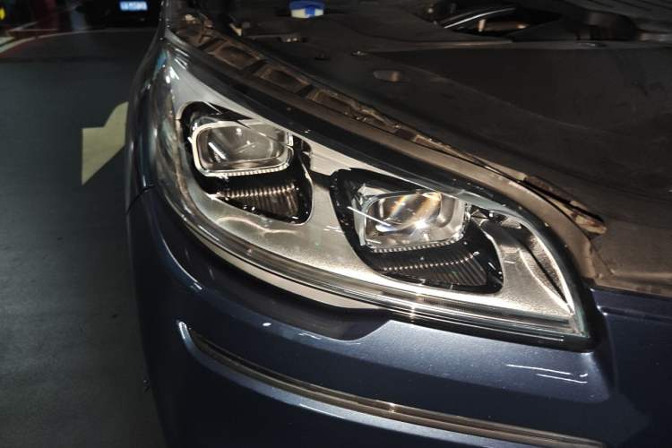 Used Lincoln Aviator 2020 3.0T V6 Four-Wheel Drive Presidential Edition Right Front Headlight