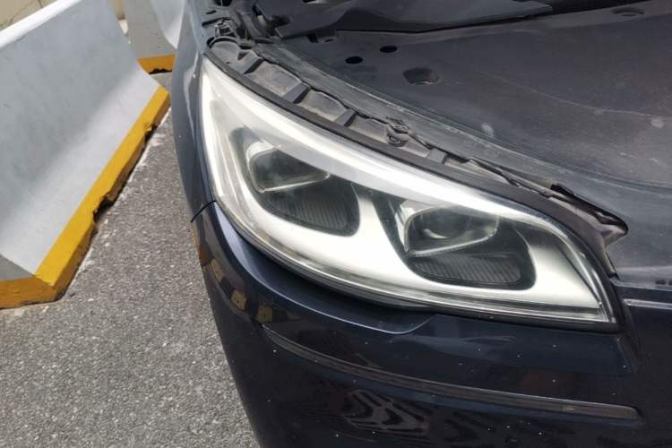Used Lincoln Aviator 2020 3.0T V6 All-Wheel Drive Executive Version Right Front Headlight