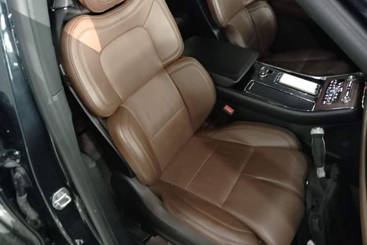 Used Lincoln Aviator 2020 3.0T V6 All-Wheel Drive Executive Version Right Front Seat