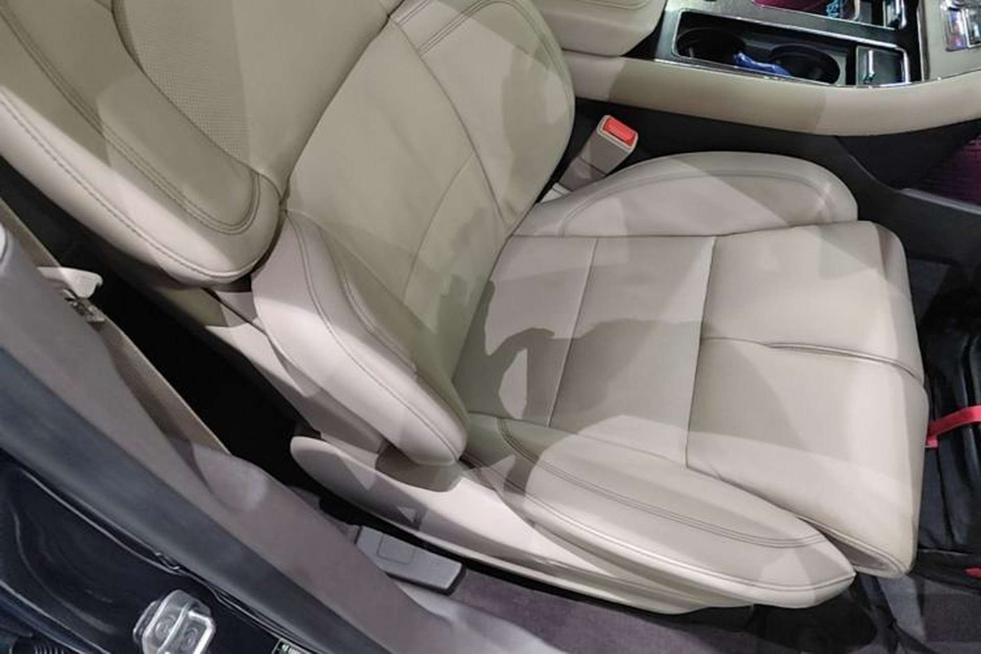 Used Lincoln Aviator 2020 3.0T V6 All-Wheel Drive Executive Version Right Front Seat