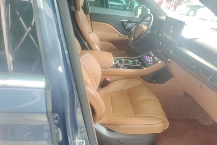 Used Lincoln Aviator 2020 3.0T V6 Four-Wheel Drive Presidential Edition Right Front Seat