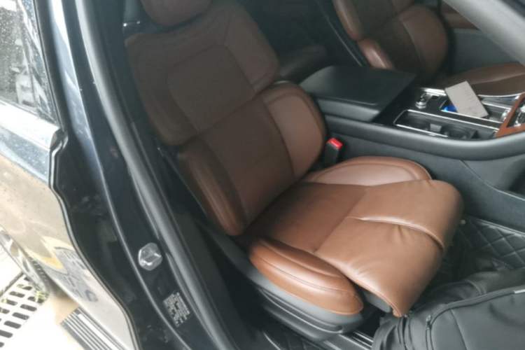 Used Lincoln Aviator 2020 3.0T V6 All-Wheel Drive Executive Version Right Front Seat