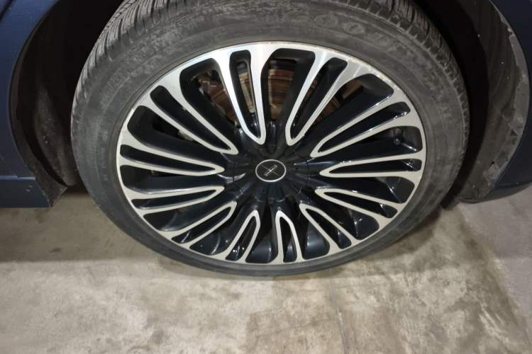 Used Lincoln Aviator 2020 3.0T V6 Four-Wheel Drive Presidential Edition Right Front Wheel Hub