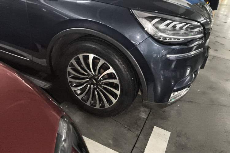 Used Lincoln Aviator 2020 3.0T V6 Four-Wheel Drive Zunya Edition Right Front Wheel Hub