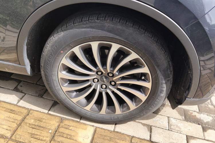 Used Lincoln Aviator 2020 3.0T V6 Four-Wheel Drive Zunya Edition Right Front Wheel Hub