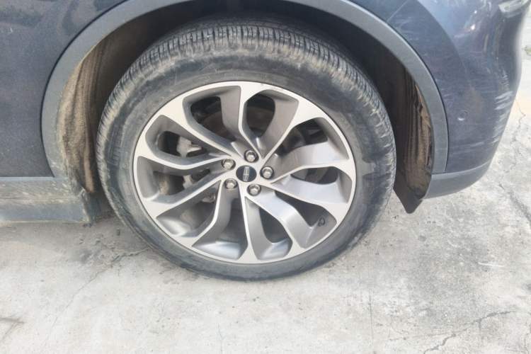 Used Lincoln Aviator 2020 3.0T V6 All-Wheel Drive Executive Version Right Front Wheel Hub