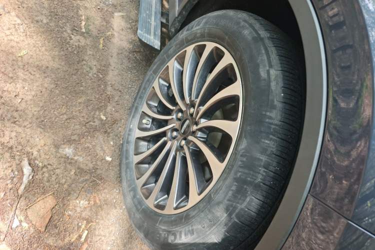 Used Lincoln Aviator 2020 3.0T V6 Four-Wheel Drive Zunya Edition Right Front Wheel Hub