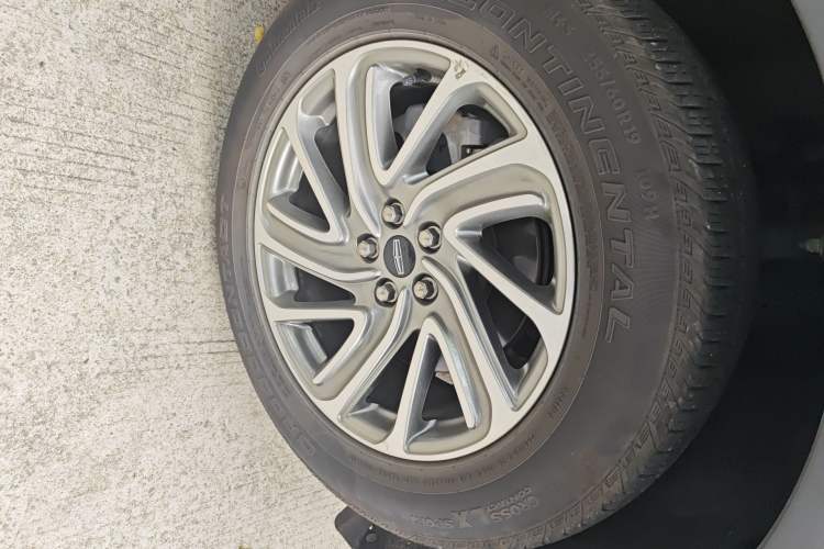 Used Lincoln Aviator 2020 3.0T V6 Four-Wheel Drive Premium Edition Right Front Wheel Hub