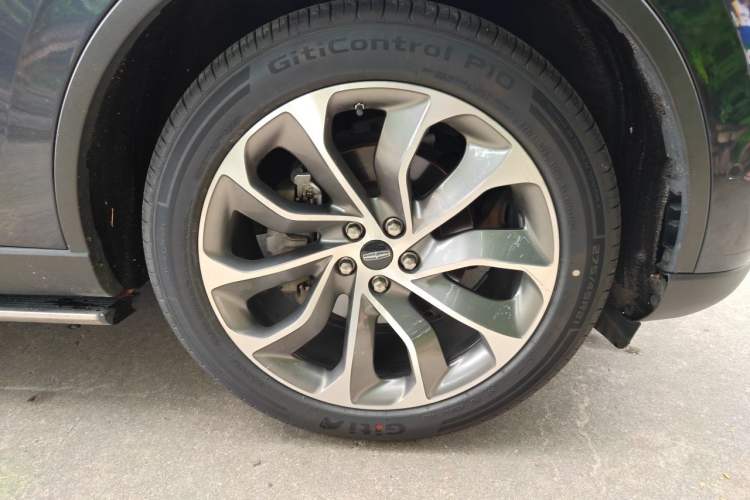 Used Lincoln Aviator 2020 3.0T V6 All-Wheel Drive Executive Version Right Front Wheel Hub