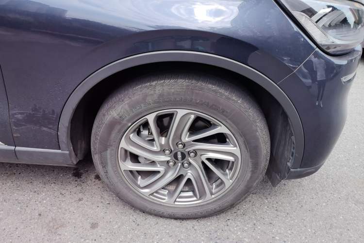 Used Lincoln Aviator 2020 3.0T V6 Four-Wheel Drive Premium Edition Right Front Wheel Hub