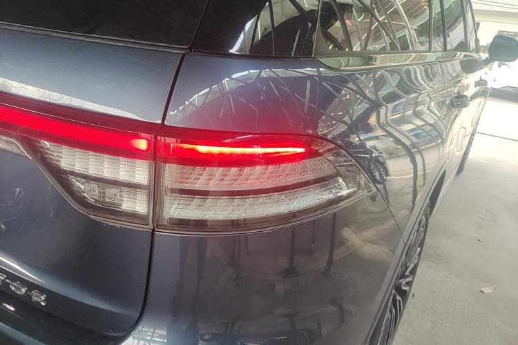 Used Lincoln Aviator 2020 3.0T V6 Four-Wheel Drive Presidential Edition Right Rear Taillight