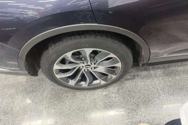 Used Lincoln Aviator 2020 3.0T V6 All-Wheel Drive Executive Version Right Rear Wheel Hub