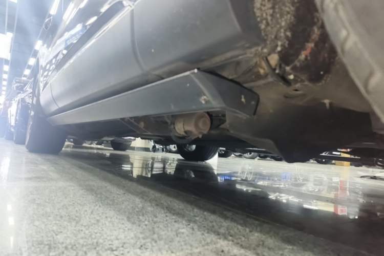 Used Lincoln Aviator 2020 3.0T V6 All-Wheel Drive Executive Version Right Side Sill