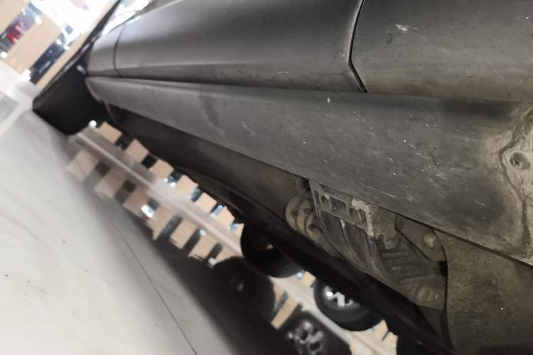 Used Lincoln Aviator 2020 3.0T V6 Four-Wheel Drive Premium Edition Right Side Sill