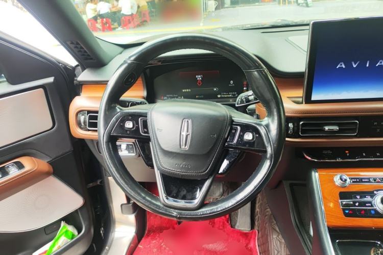 Used Lincoln Aviator 2020 3.0T V6 All-Wheel Drive Executive Version Steering Wheel