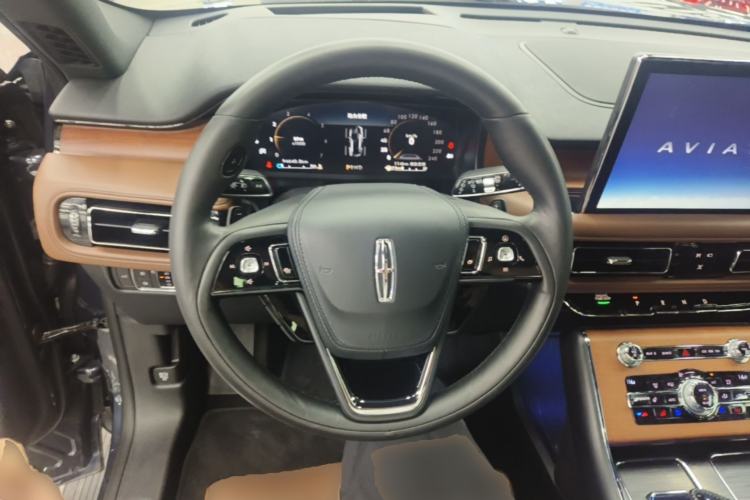 Used Lincoln Aviator 2020 3.0T V6 All-Wheel Drive Executive Version Steering Wheel