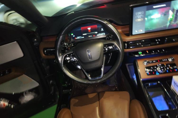 Used Lincoln Aviator 2020 3.0T V6 All-Wheel Drive Executive Version Steering Wheel