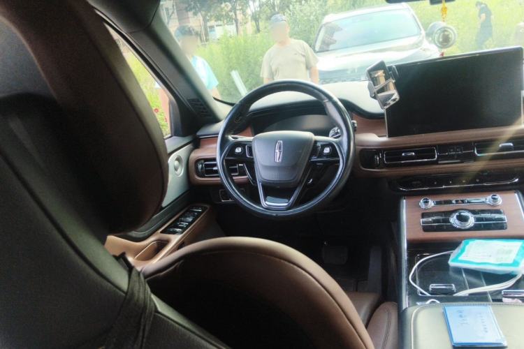 Used Lincoln Aviator 2020 3.0T V6 All-Wheel Drive Executive Version Steering Wheel