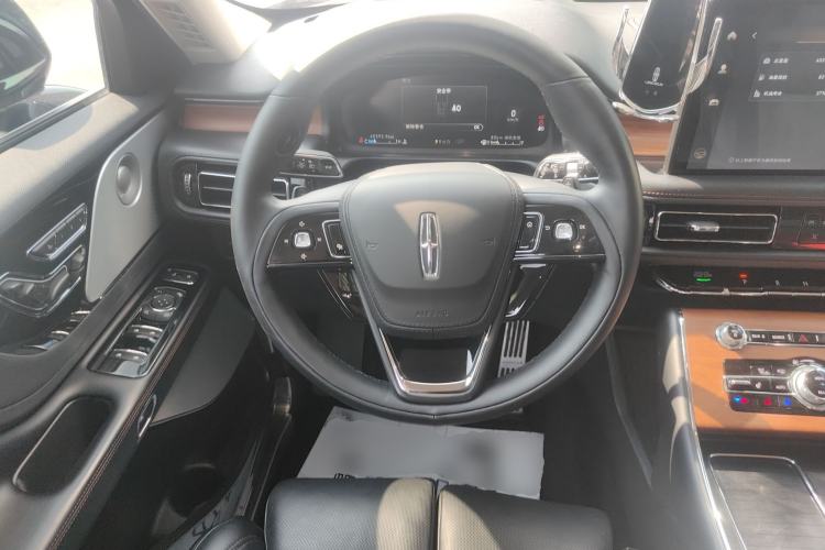 Used Lincoln Aviator 2020 3.0T V6 All-Wheel Drive Executive Version Steering Wheel