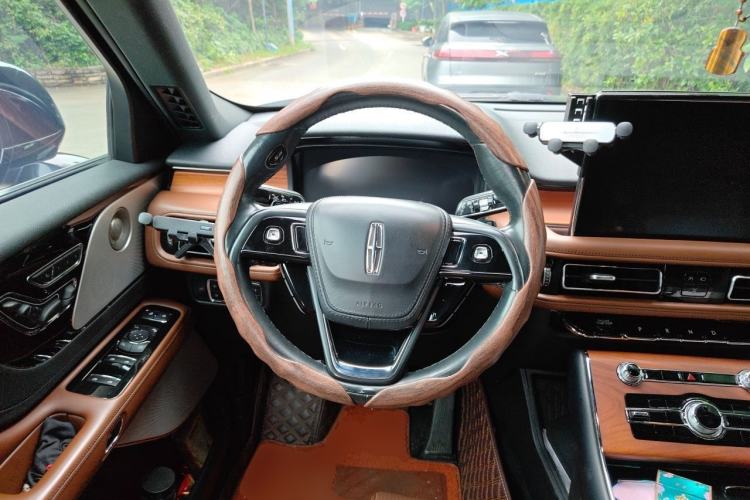 Used Lincoln Aviator 2020 3.0T V6 All-Wheel Drive Executive Version Steering Wheel