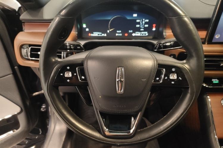 Used Lincoln Aviator 2020 3.0T V6 All-Wheel Drive Executive Version Steering Wheel