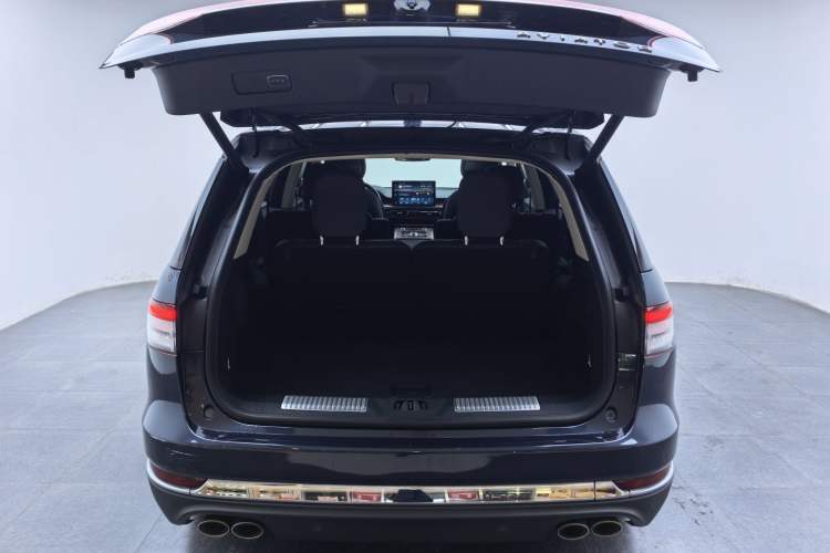 Used Lincoln Aviator 2020 3.0T V6 Four-Wheel Drive Premium Edition Trunk