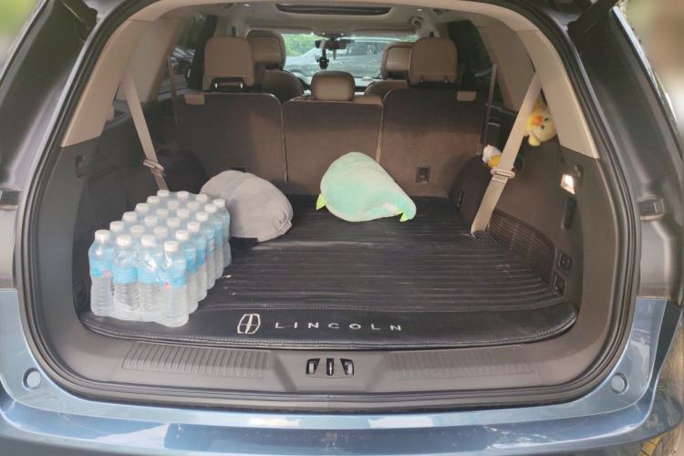 Used Lincoln Aviator 2020 3.0T V6 All-Wheel-Drive Premium Edition Trunk