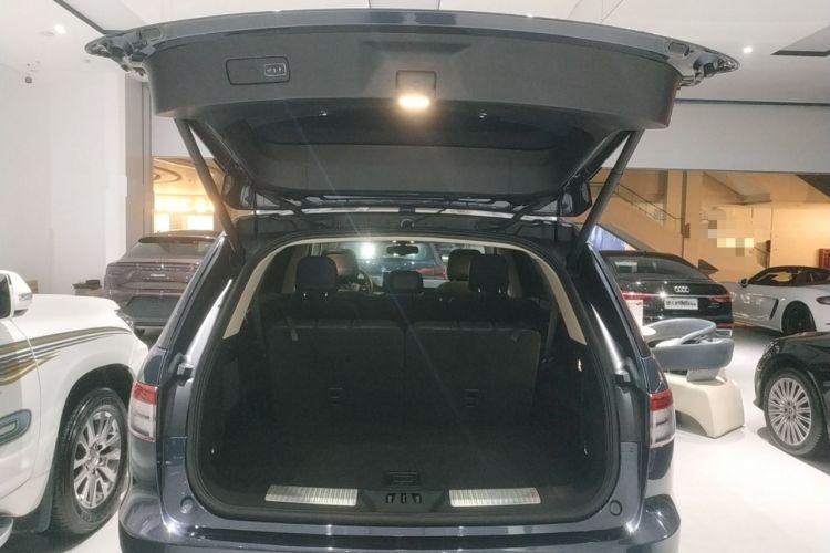 Used Lincoln Aviator 2020 3.0T V6 Four-Wheel Drive Premium Edition Trunk