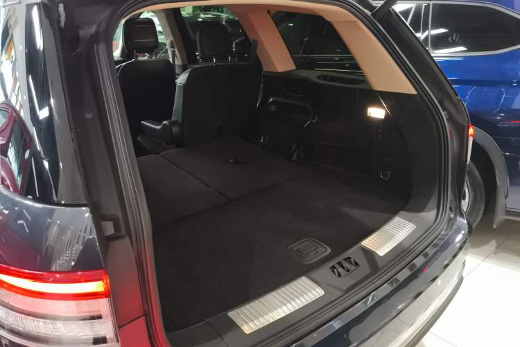 Used Lincoln Aviator 2020 3.0T V6 Four-Wheel Drive Premium Edition Trunk