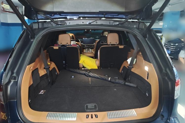 Used Lincoln Aviator 2020 3.0T V6 Four-Wheel Drive Presidential Edition Trunk