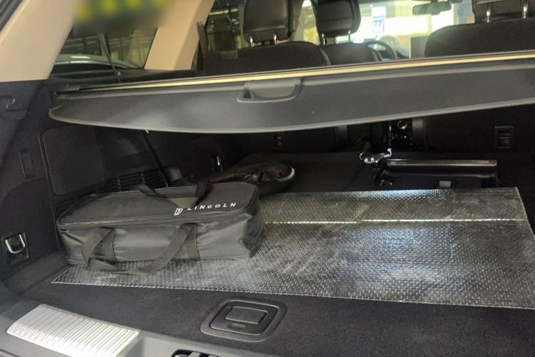 Used Lincoln Aviator 2020 3.0T V6 Four-Wheel Drive Premium Edition Trunk