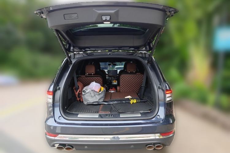 Used Lincoln Aviator 2020 3.0T V6 All-Wheel Drive Executive Version Trunk