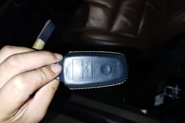 Used Lincoln Aviator 2020 3.0T V6 All-Wheel Drive Executive Version Vehicle Key