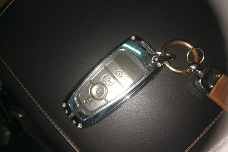 Used Lincoln Aviator 2020 3.0T V6 All-Wheel Drive Executive Version Vehicle Key
