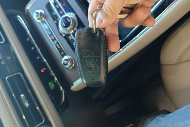 Used Lincoln Aviator 2020 3.0T V6 Four-Wheel Drive Premium Edition Vehicle Key