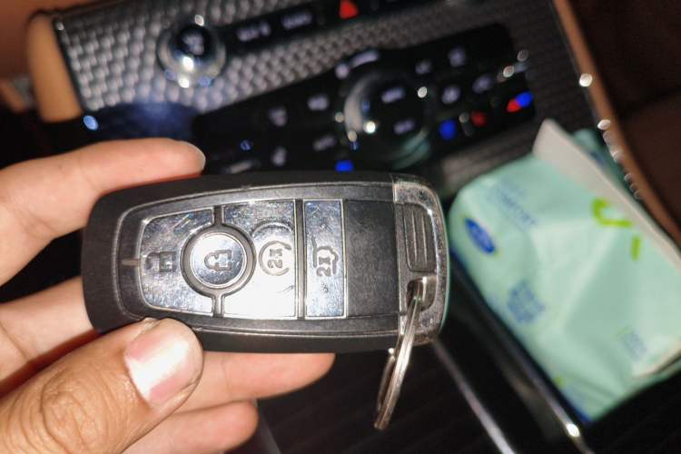 Used Lincoln Aviator 2020 3.0T V6 Four-Wheel Drive Presidential Edition Vehicle Key