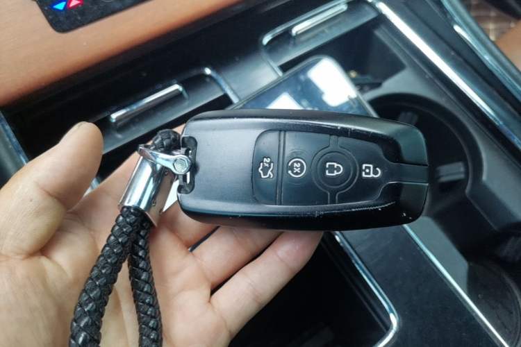 Used Lincoln Aviator 2020 3.0T V6 All-Wheel Drive Executive Version Vehicle Key