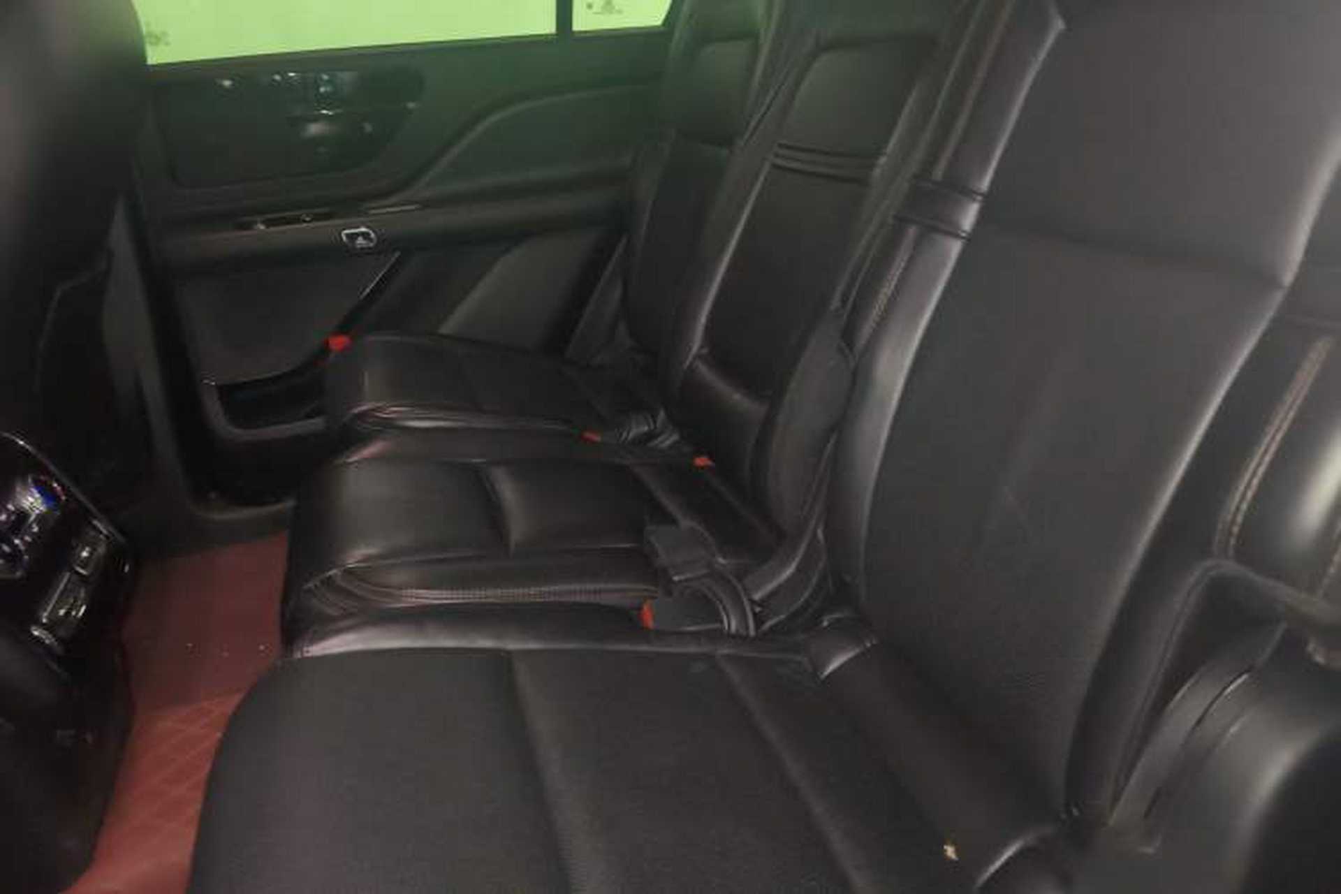 Used Lincoln Aviator 2020 3.0T V6 All-Wheel-Drive Premium Edition Left Rear Seat