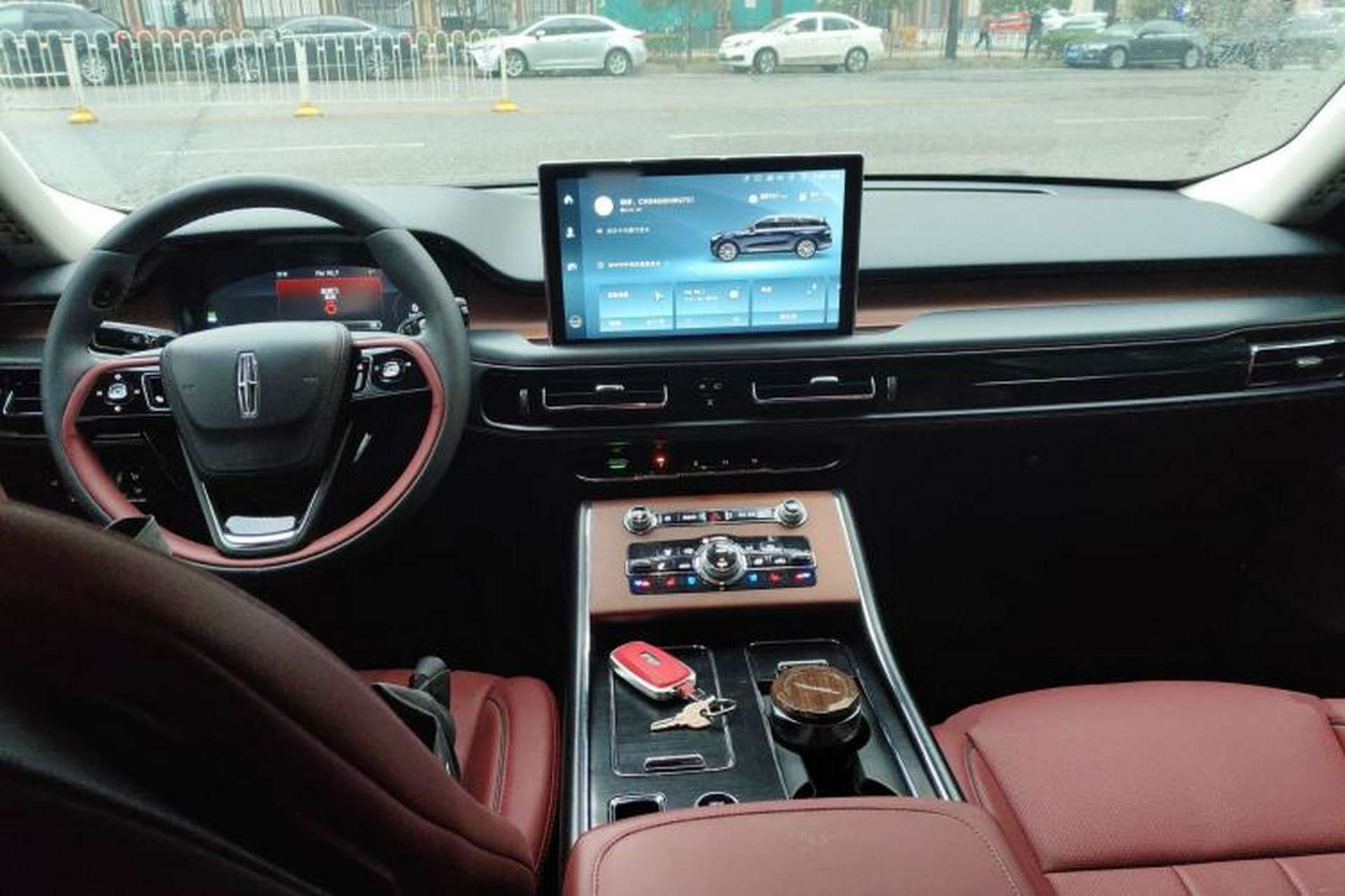 Used Lincoln Aviator 2020 3.0T V6 Four-Wheel Drive Premium Edition Center Console