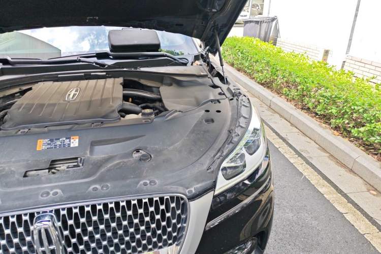 Used Lincoln Aviator 2020 3.0T V6 All-Wheel Drive Executive Version Engine Bay Left