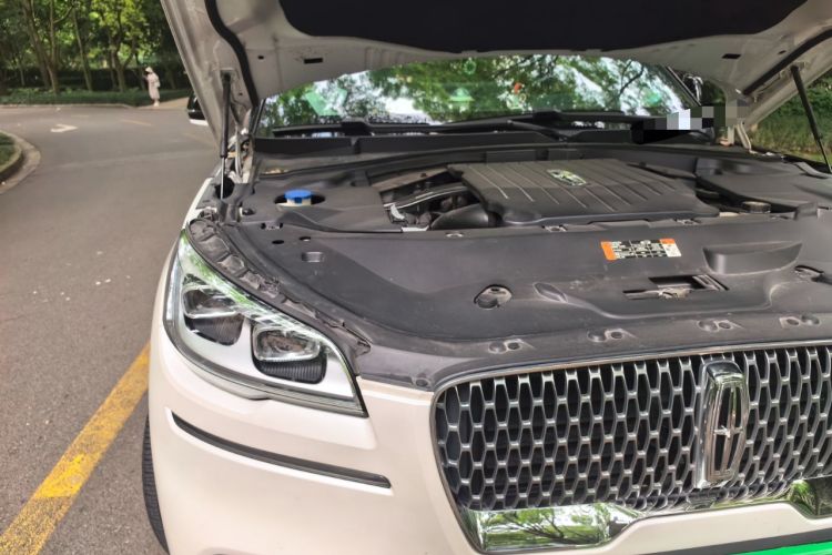 Used Lincoln Aviator 2020 3.0T V6 All-Wheel Drive Executive Version Engine Bay Right