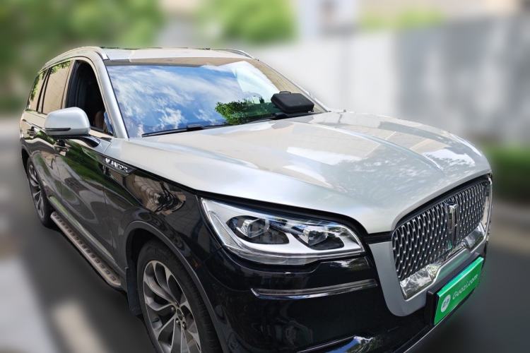 Used Lincoln Aviator 2020 3.0T V6 All-Wheel Drive Executive Version Front Right 45 Deg
