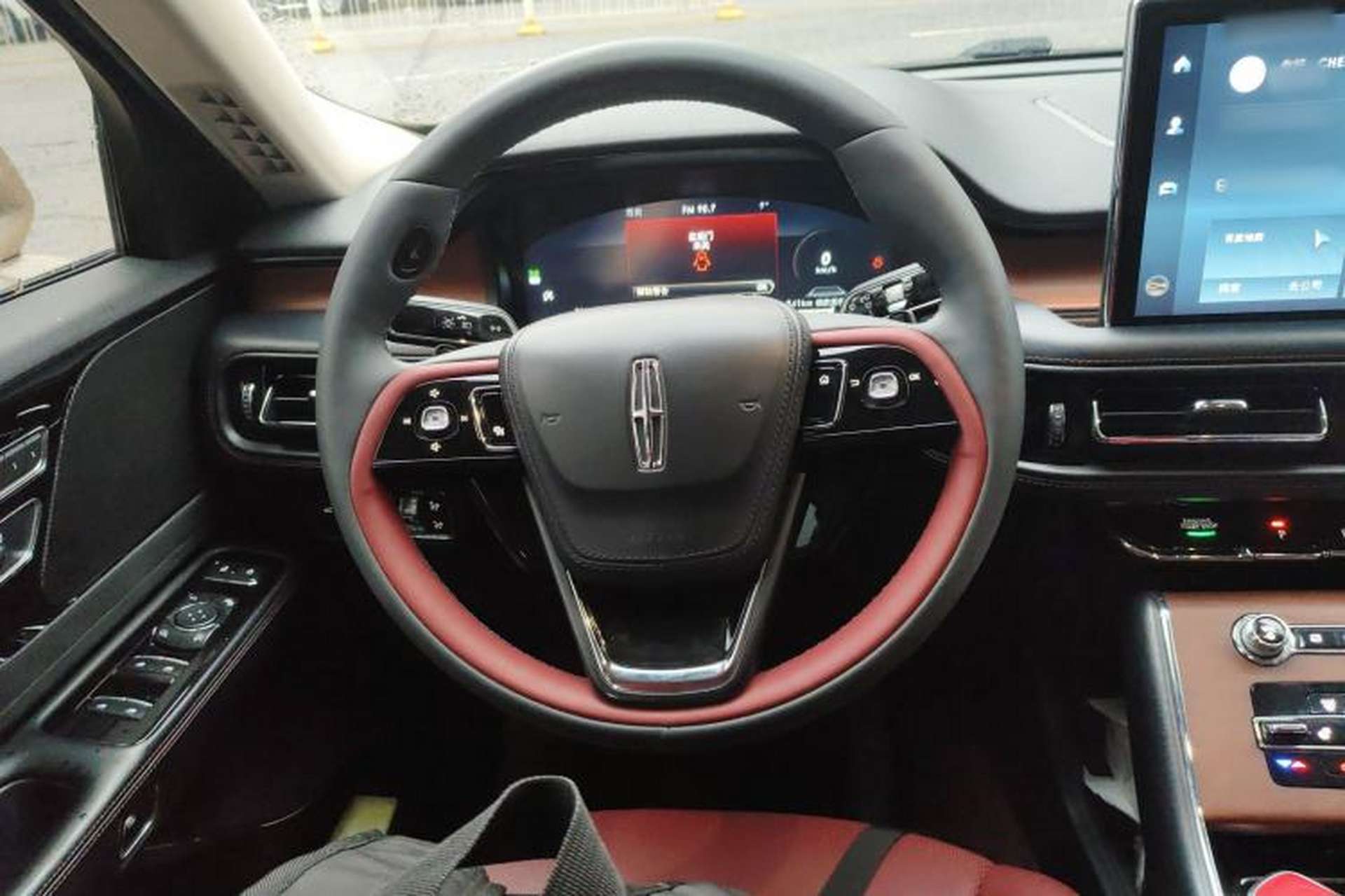 Used Lincoln Aviator 2020 3.0T V6 Four-Wheel Drive Premium Edition Steering Wheel