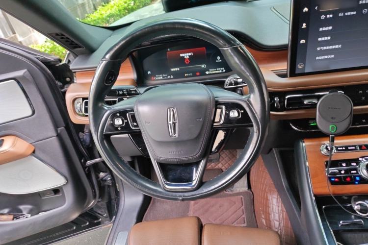 Used Lincoln Aviator 2020 3.0T V6 All-Wheel Drive Executive Version Steering Wheel