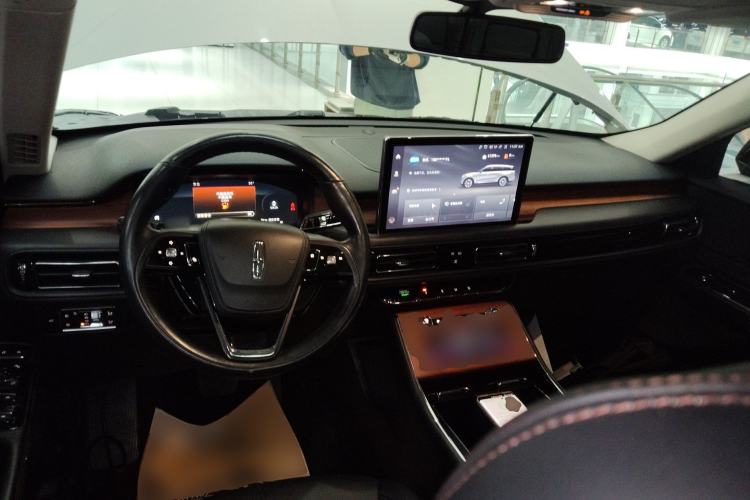 Used Lincoln Aviator 2020 3.0T V6 Four-Wheel Drive Premium Edition Center Console